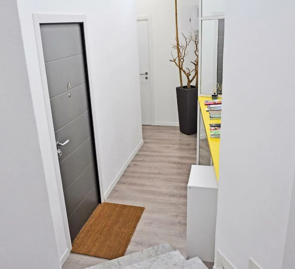 M.H.S. Apartment Milan